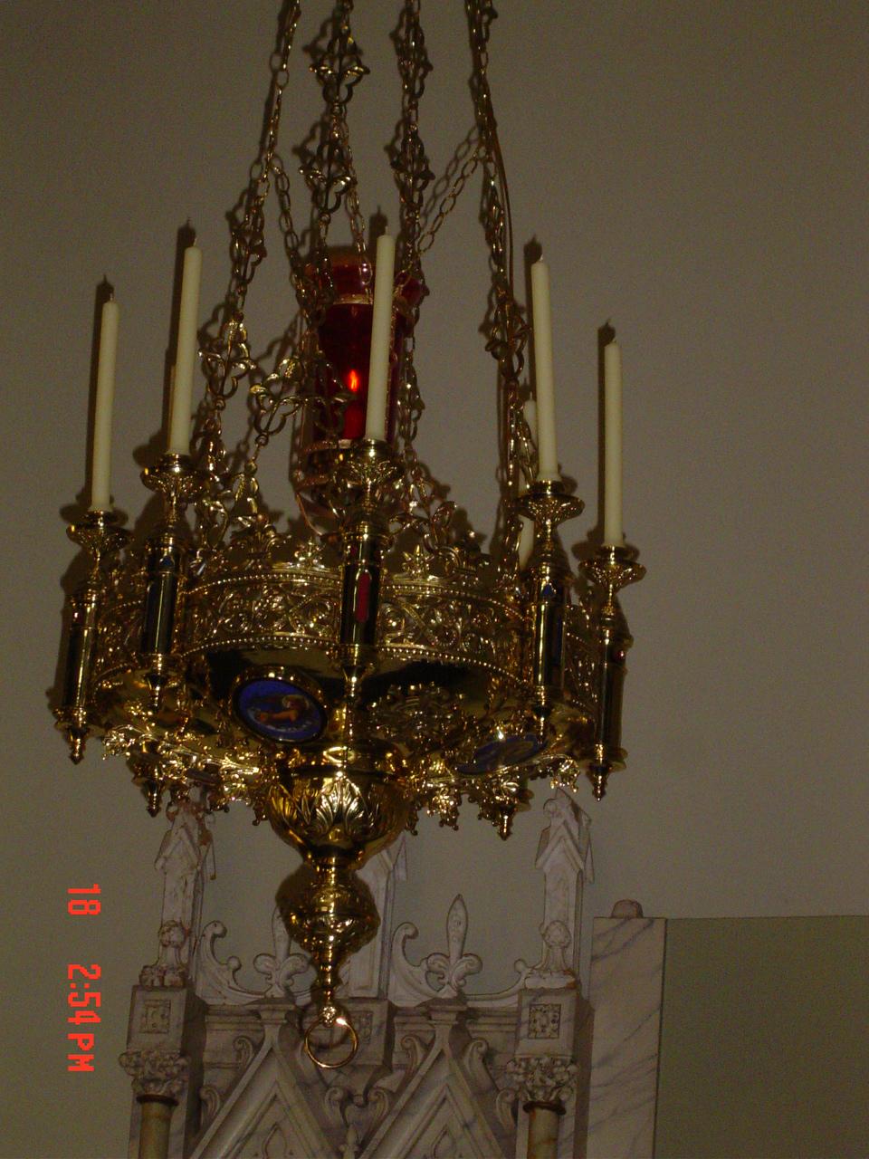 English family image1 sanctuary lamp
